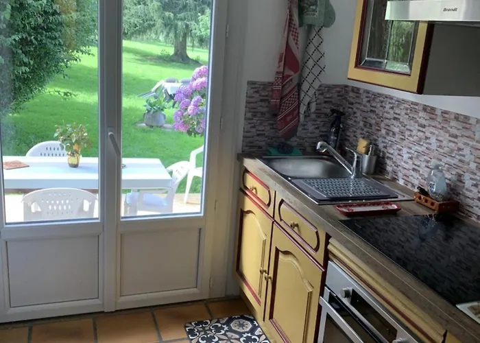 Vallee De La Barousse A Hautes-pyrenees 度假居 Esbareich