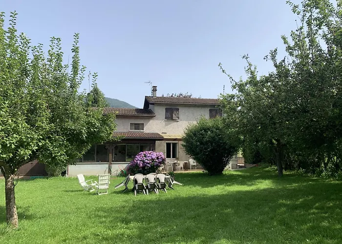 Vallee De La Barousse A Hautes-pyrenees * Esbareich